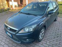 Usata Ford Focus Style 109 CV (80 kW) 2010 Grigio Station wagon