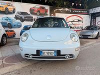 Usata VW Beetle 149 CV (109 kW) 2000 Blu Utilitaria