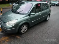 Usata Renault Scénic II 111 CV (81 kW) 2004 Verde Monovolume