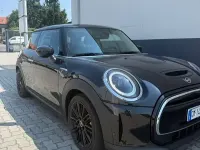 Usata Mini Cooper SE Classic 75 kW (102 CV) 2023 Nero Utilitaria