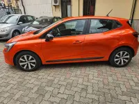 Usata Renault Clio V SE 67 CV (49 kW) 2023 Arancione Berlina