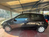 Usata Renault Clio II Dynamique 98 CV (72 kW) 2006 Nero Berlina