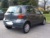 Usata Toyota Yaris 68 CV (50 kW) 2004 Grigio Utilitaria