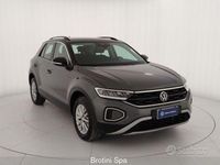Usata VW T-Roc Life 150 CV (110 kW) 2023 Grigio SUV