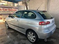 Usata Seat Ibiza 101 CV (74 kW) 2003 Grigio Utilitaria