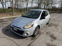 Usado Renault Clio II 75 CV (55 kW) 2011 Gris Berlina