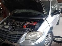 Usata Chrysler Voyager 150 CV (110 kW) 2006 Grigio Monovolume