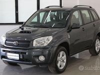 Usata Toyota RAV4 Sol 116 CV (85 kW) 2005 Grigio scuro SUV