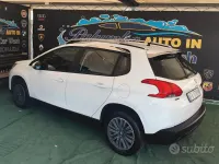 Usata Peugeot 2008 Active 99 CV (72 kW) 2015 Bianco SUV