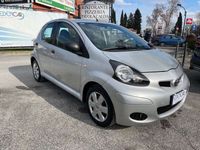 Usata Toyota Aygo Sol 108 CV (79 kW) 2010 Argento Utilitaria