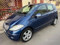 Usata Mercedes A180 Avantgarde 108 CV (79 kW) 2009 Blu Berlina