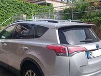 Begagnad Toyota RAV4 Hybrid Lounge 155 HK (114 kW) 2016 Silver SUV