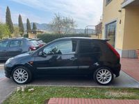 Usata Ford Fiesta S 90 CV (66 kW) 2006 Nero Utilitaria