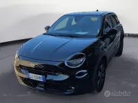 Usata Fiat 600 145 CV (106 kW) 2025 Nero SUV