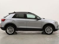 Usata VW T-Roc Life 116 CV (85 kW) 2024 Grigio SUV