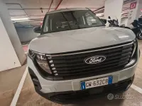 Usata Ford Tourneo Courier Titanium 125 CV (91 kW) 2024 Grigio Monovolume
