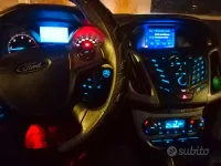Usata Ford Focus Titanium 115 CV (84 kW) 2012 Blu Berlina