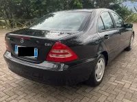 Usata Mercedes C200 122 CV (89 kW) 2004 Nero Berlina