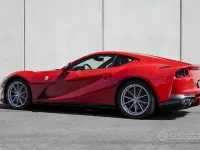 Usata Ferrari 812 799 CV (587 kW) 2019 Rosso Coupé