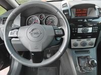 Usata Opel Zafira 125 CV (91 kW) 2012 Nero Monovolume