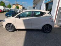 Usata Lancia Ypsilon Gold 69 CV (50 kW) 2017 Beige Utilitaria