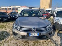 Begagnad VW Touareg 204 HK (150 kW) 2015 Grå SUV