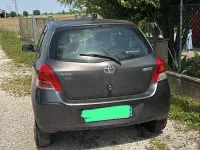 Usata Toyota Yaris 65 CV (47 kW) 2009 Grigio Utilitaria