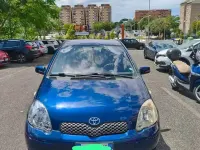 Usata Toyota Yaris 65 CV (47 kW) 2004 Bluazzurro Berlina