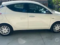 Usata Lancia Ypsilon 60 CV (44 kW) 2015 Bianco Utilitaria