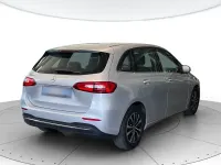 Usata Mercedes B180 Business 116 CV (85 kW) 2022 Argento hightech Monovolume