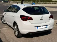 Usata Opel Astra Cosmo 140 CV (102 kW) 2011 Bianco Berlina