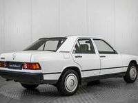 Usata Mercedes 190 73 CV (53 kW) 1985 Bianco Berlina