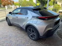 Usata Toyota C-HR Lounge 152 CV (111 kW) 2024 Argento SUV