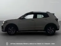 Usata VW T-Cross R-line 116 CV (85 kW) 2024 1b beige mojave metallizzato SUV
