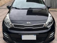 Usata Kia Rio 90 CV (66 kW) 2015 Nero Utilitaria