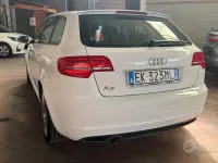 Usata Audi A3 Sportback Ambition 105 CV (77 kW) 2012 Bianco Utilitaria