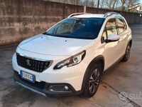 Usata Peugeot 2008 Allure 82 CV (60 kW) 2016 Bianco SUV