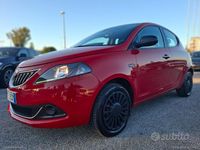 Usata Lancia Ypsilon Silver 69 CV (50 kW) 2022 Rosso Utilitaria
