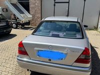 Usata Mercedes C200 192 CV (141 kW) 1996 Grigio Berlina
