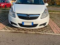 Usata Opel Corsa Edition 75 CV (55 kW) 2011 Bianco Berlina