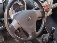 Usata Peugeot 107 68 CV (50 kW) 2012 Giallo Utilitaria