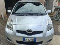 Usata Toyota Yaris Cool 101 CV (74 kW) 2009 Utilitaria