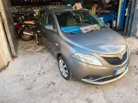 Usata Lancia Ypsilon Silver 69 CV (50 kW) 2016 Grigio Utilitaria