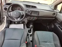 Usata Toyota Yaris Lounge 90 CV (66 kW) 2012 Bianco Utilitaria