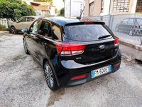 Usata Kia Rio 90 CV (66 kW) 2017 Nero Berlina