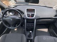 Gebraucht Peugeot 207 88 PS (64 kW) 2012 Weiß Limousine