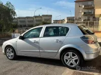 Usata Opel Astra Enjoy 101 CV (74 kW) 2007 Grigio Berlina