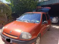 Usata Renault Clio 58 CV (42 kW) 2001 Arancione Berlina