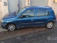 Usata Renault Clio II 58 CV (42 kW) 2000 Blu Berlina