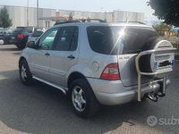 Usata Mercedes ML320 218 CV (160 kW) 2001 Grigio SUV